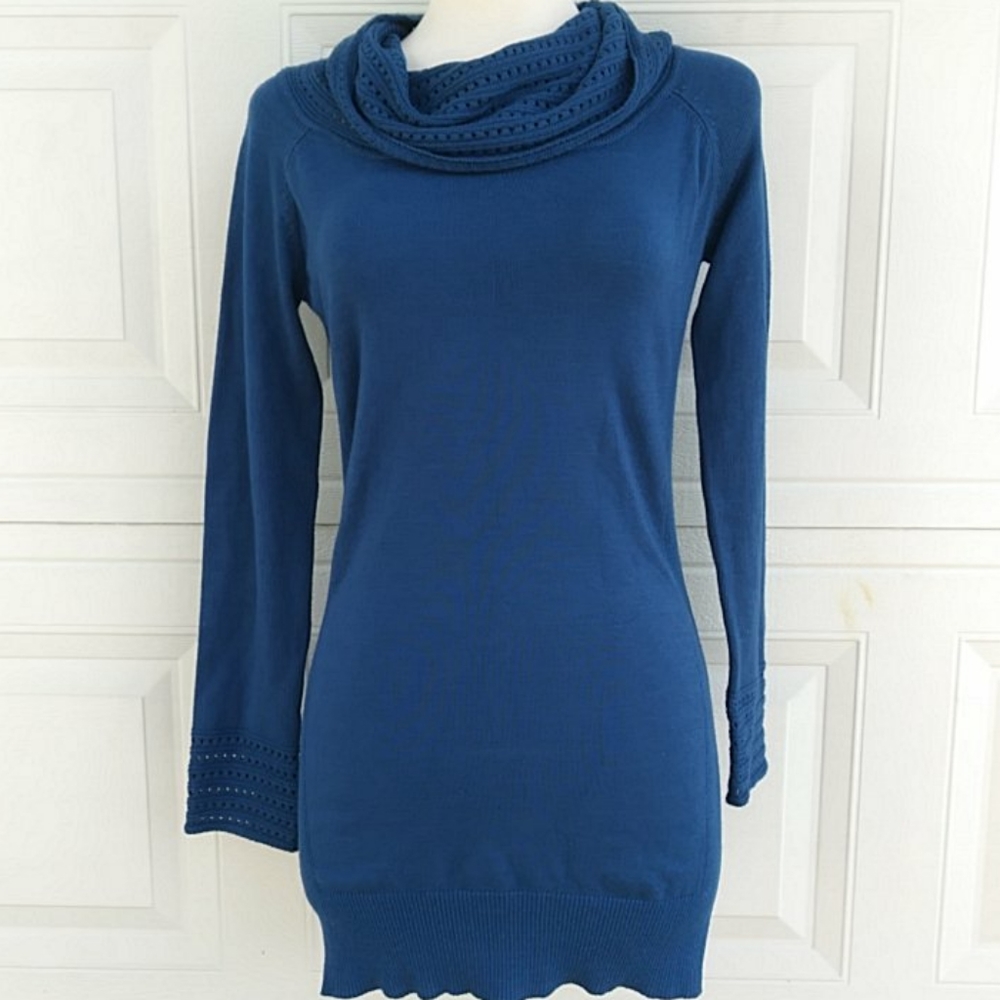 Karissa&Me Long Sleeves Blue Cowl Neck Tunic